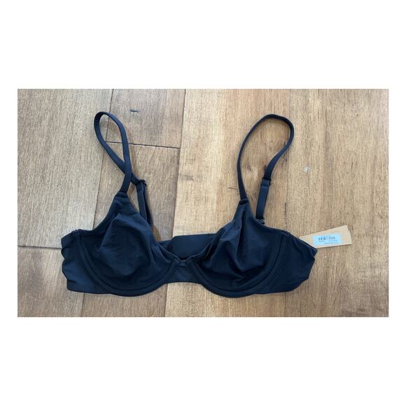 SKIMS Black Bra - Picture 1 of 3